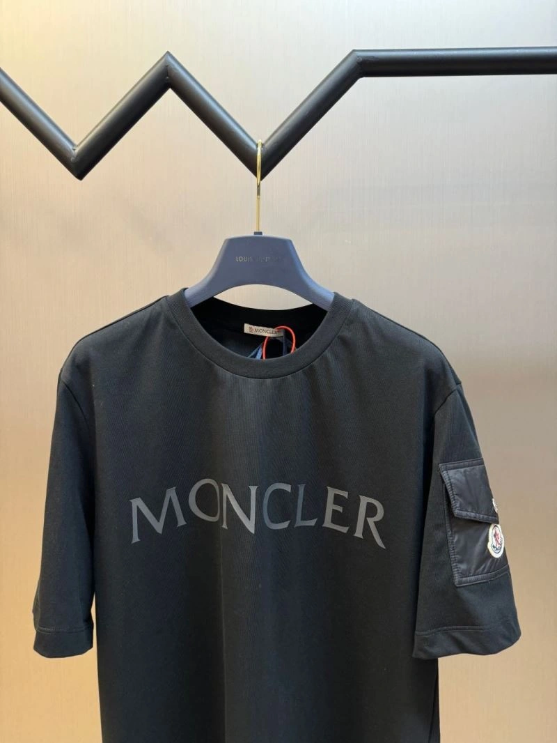 Moncler T-Shirts Neat 142645