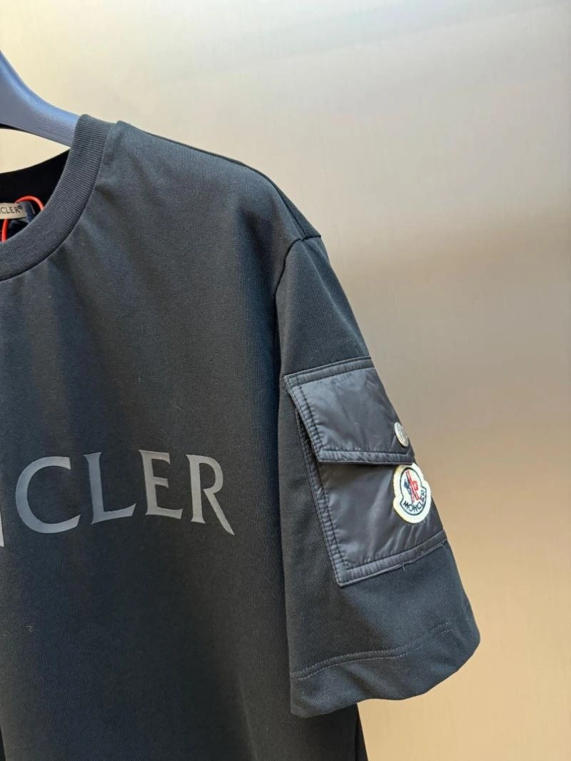 Moncler T-Shirts Neat 142645