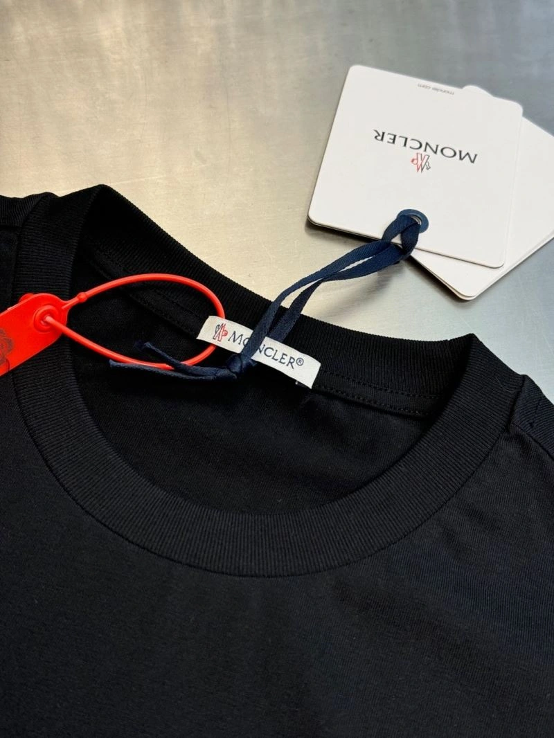 Moncler T-Shirts Neat 142645