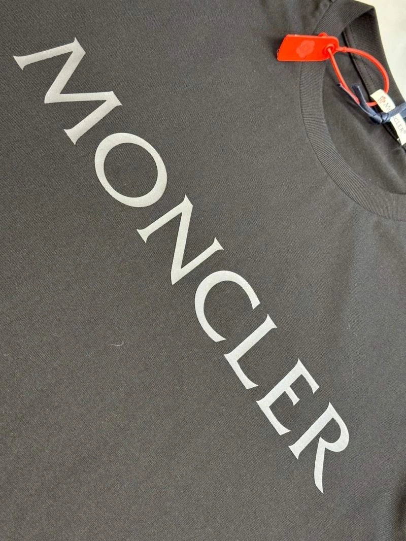 Moncler T-Shirts Neat 142645