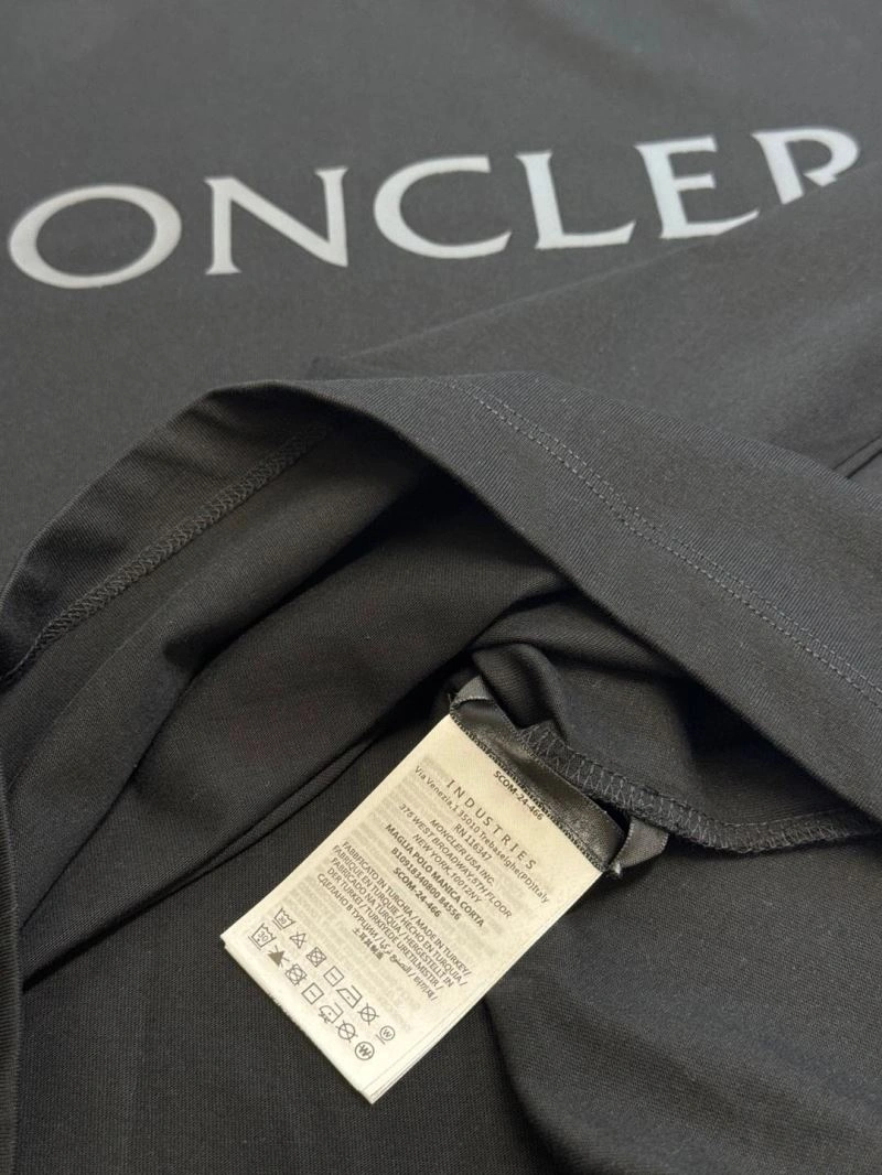 Moncler T-Shirts Neat 142645
