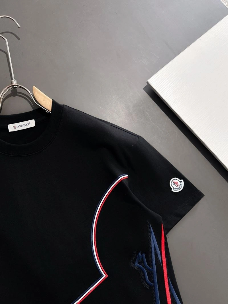 Moncler T-Shirts Breathable 142646