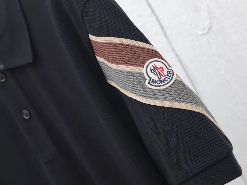 TechFriendly Moncler T-Shirts 142632