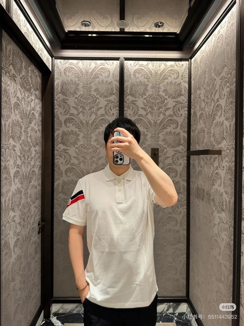 TechFriendly Moncler T-Shirts 142632