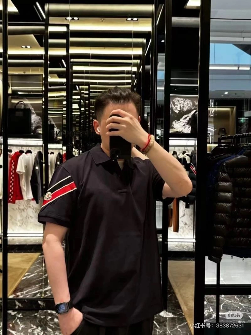 TechFriendly Moncler T-Shirts 142632