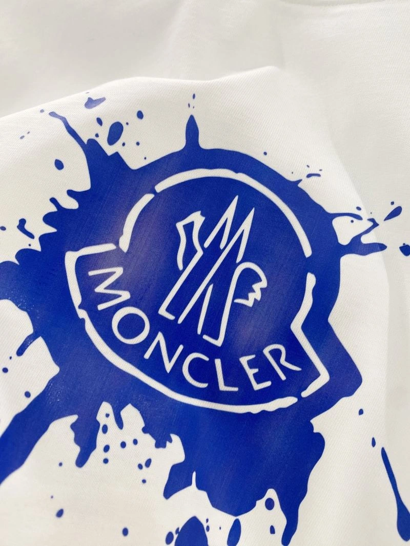 Moncler T-Shirts Elegant 139815