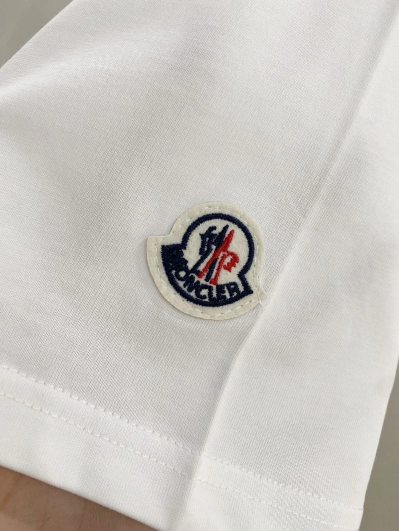 Moncler T-Shirts Elegant 139815