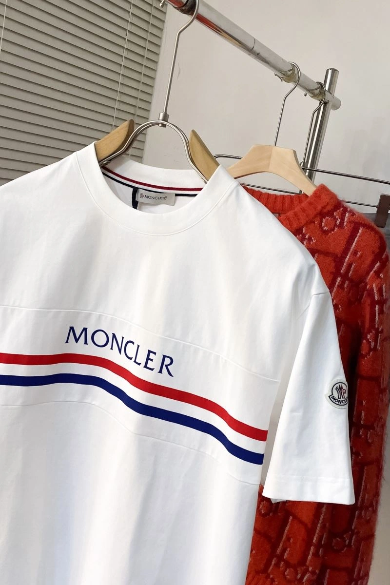 Moncler T-Shirts ZipUp 143170