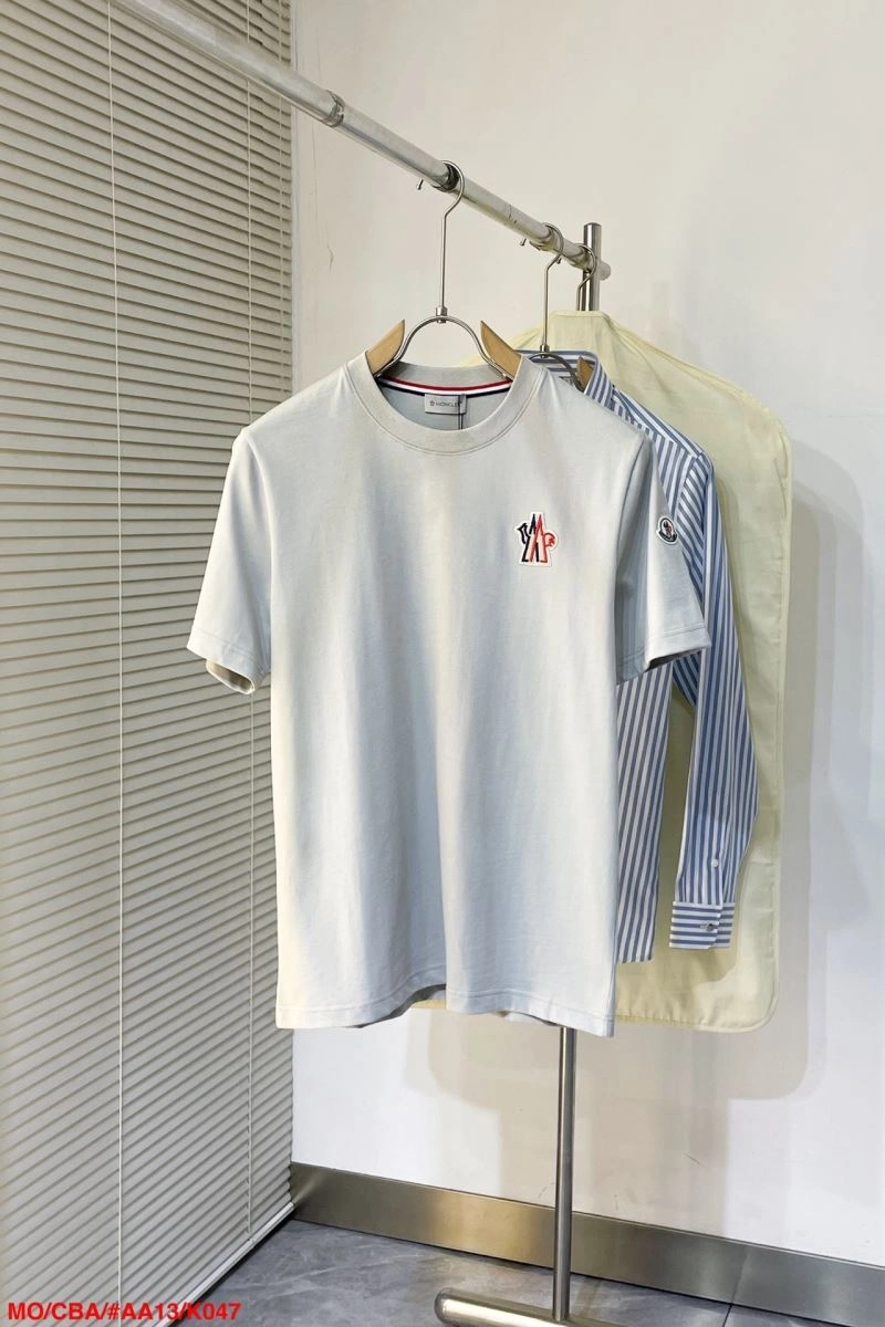 Moncler T-Shirts Elegant 143162
