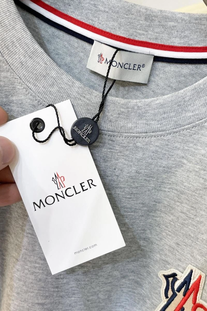 Moncler T-Shirts Refined 143166