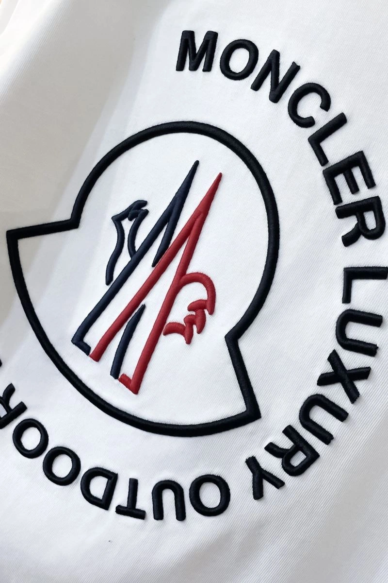 Moncler T-Shirts WeatherProof 143171