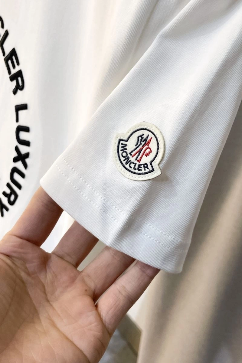Moncler T-Shirts WeatherProof 143171