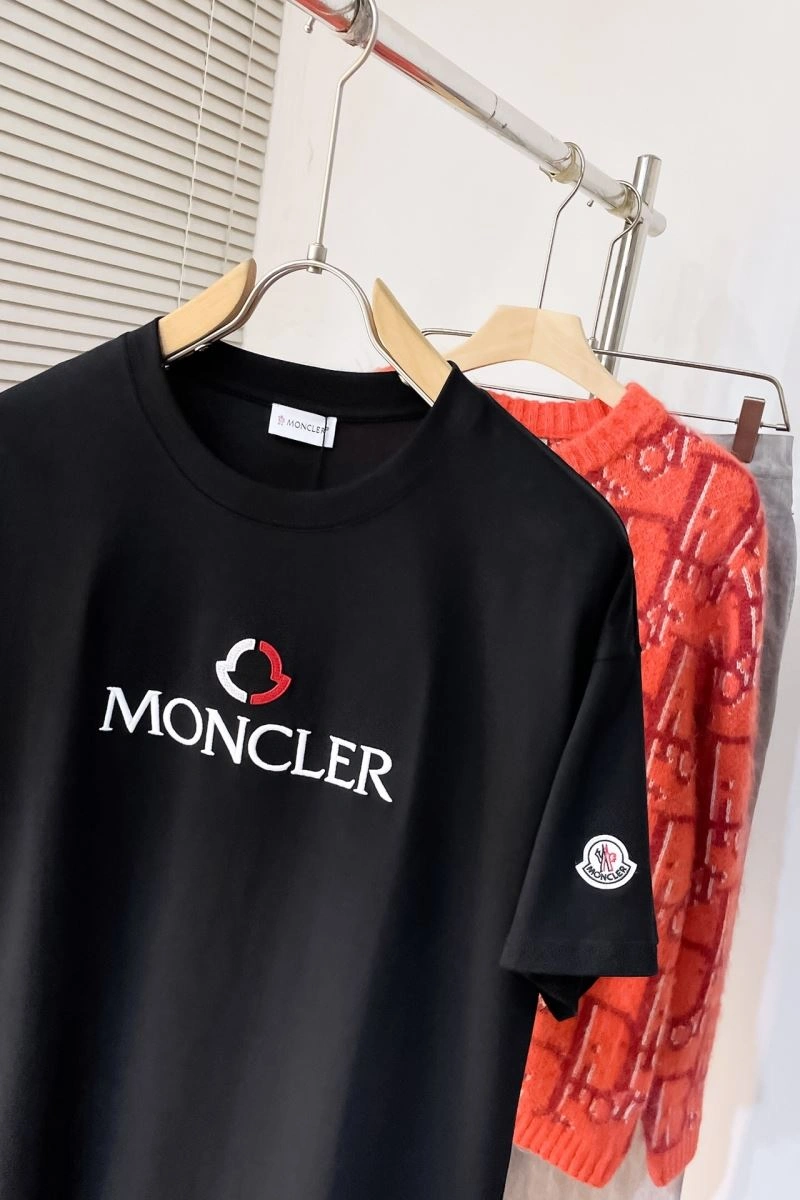 Original Moncler T-Shirts 143158
