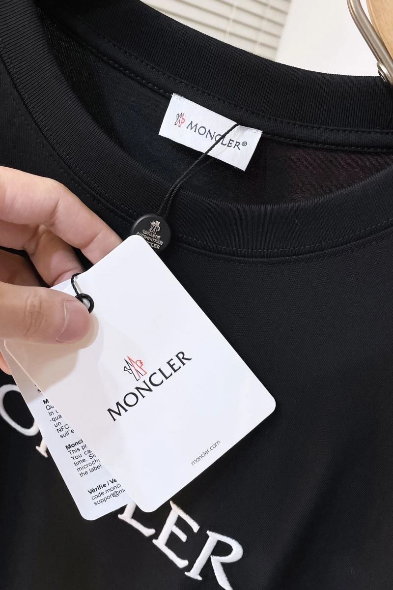 Original Moncler T-Shirts 143158