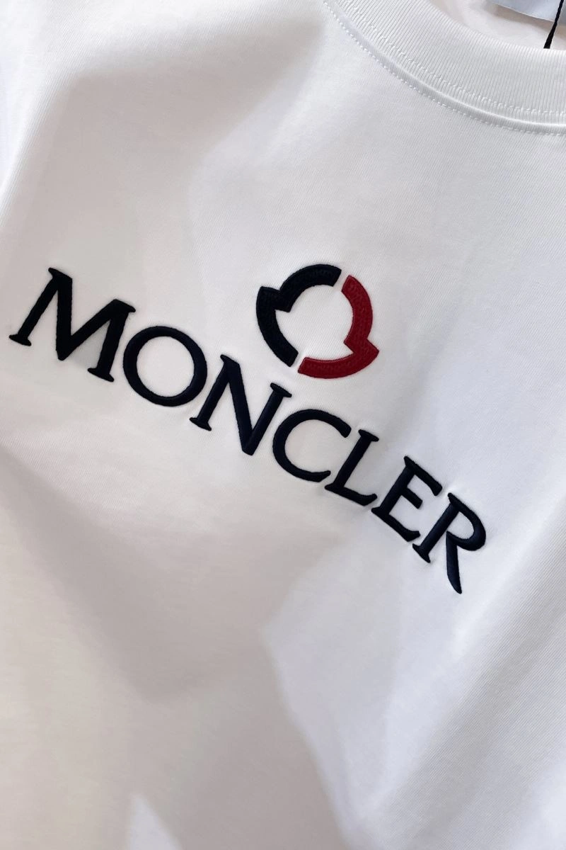 Moncler T-Shirts Unisex 143176