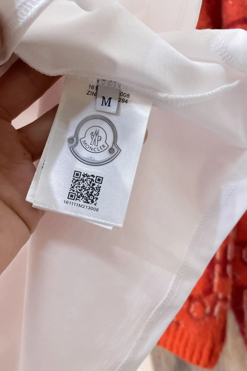 Moncler T-Shirts Unisex 143176