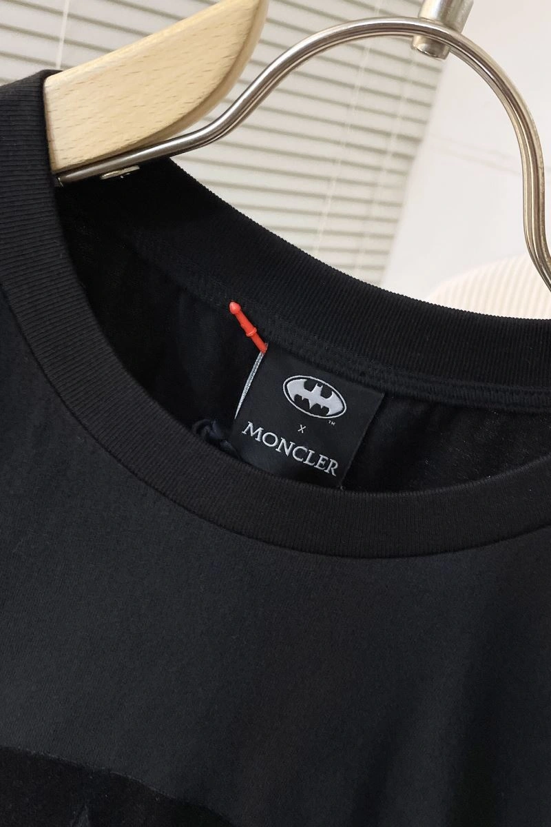 Stylish Moncler T-Shirts 143161