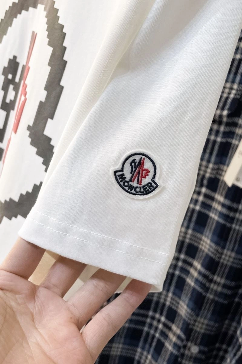 Moncler T-Shirts Trendsetting 143156