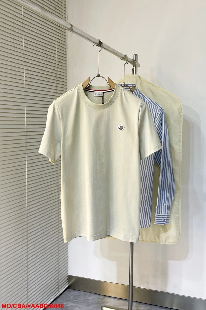 Moncler T-Shirts Colorful 143184