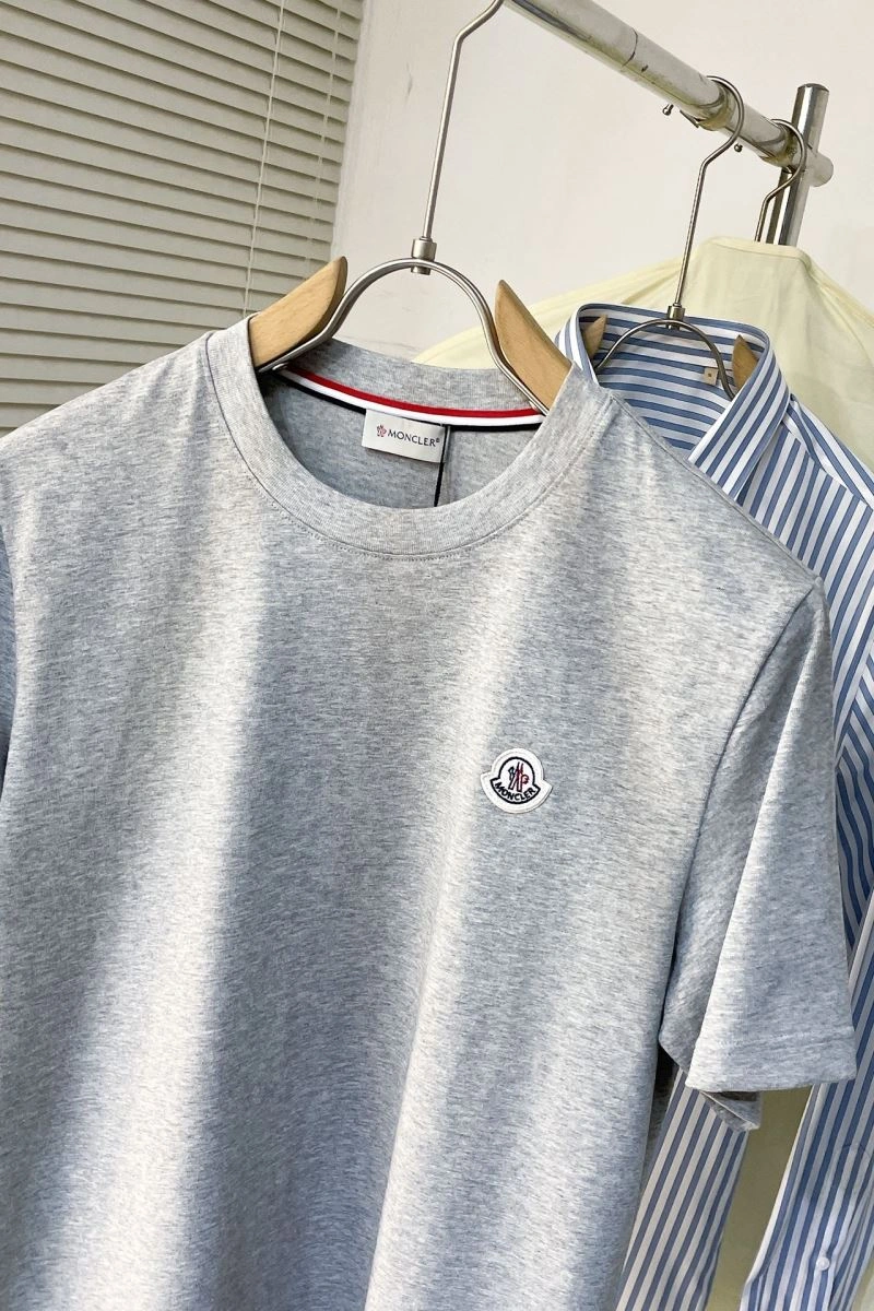 Moncler T-Shirts Colorful 143184