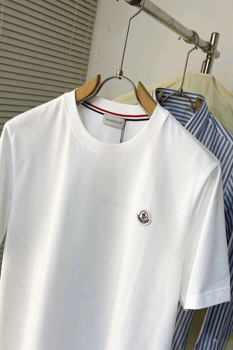 Moncler T-Shirts Durable 143230