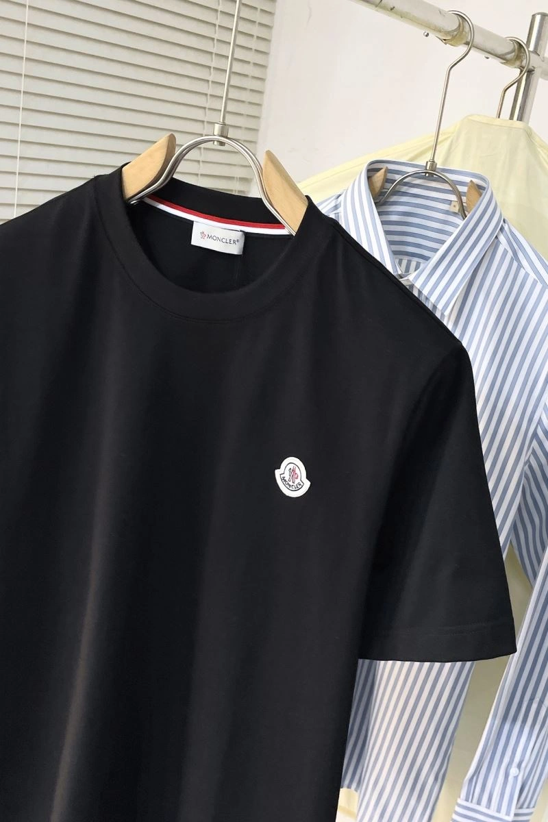 Moncler T-Shirts EasyMatch 143154
