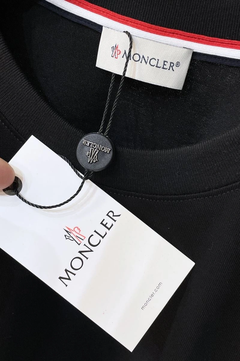 Moncler T-Shirts EasyMatch 143154