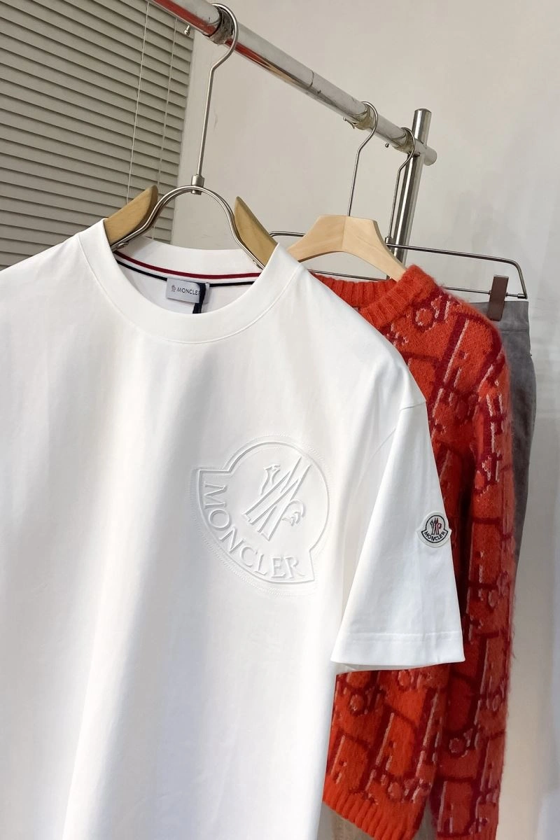 Flexible Moncler T-Shirts 143159