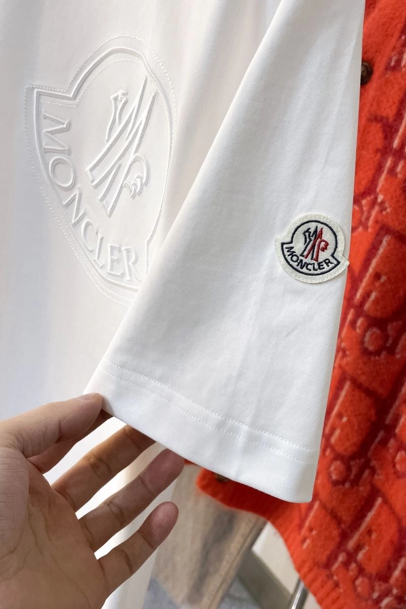 Flexible Moncler T-Shirts 143159