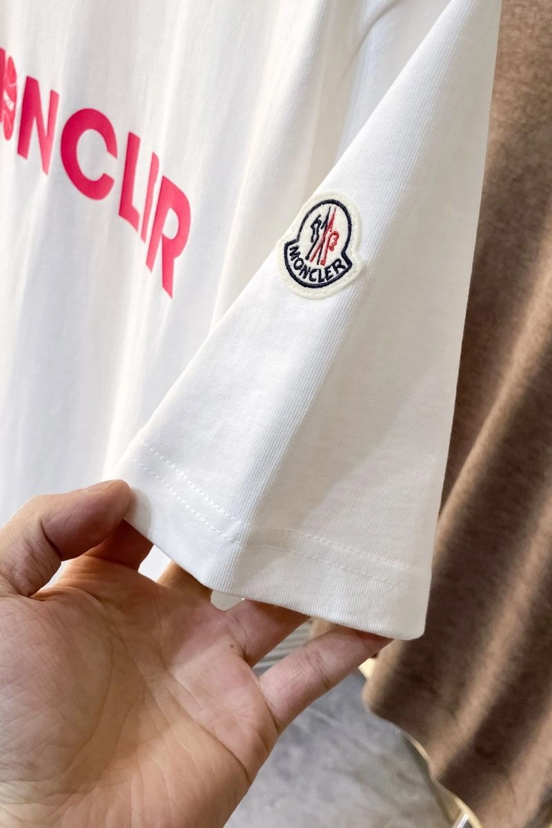 Moncler T-Shirts Timeless 143167