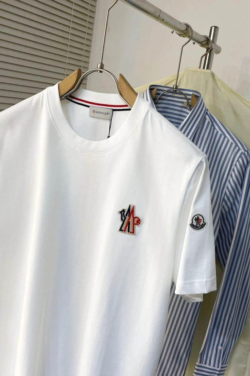 Bright Moncler T-Shirts 143149