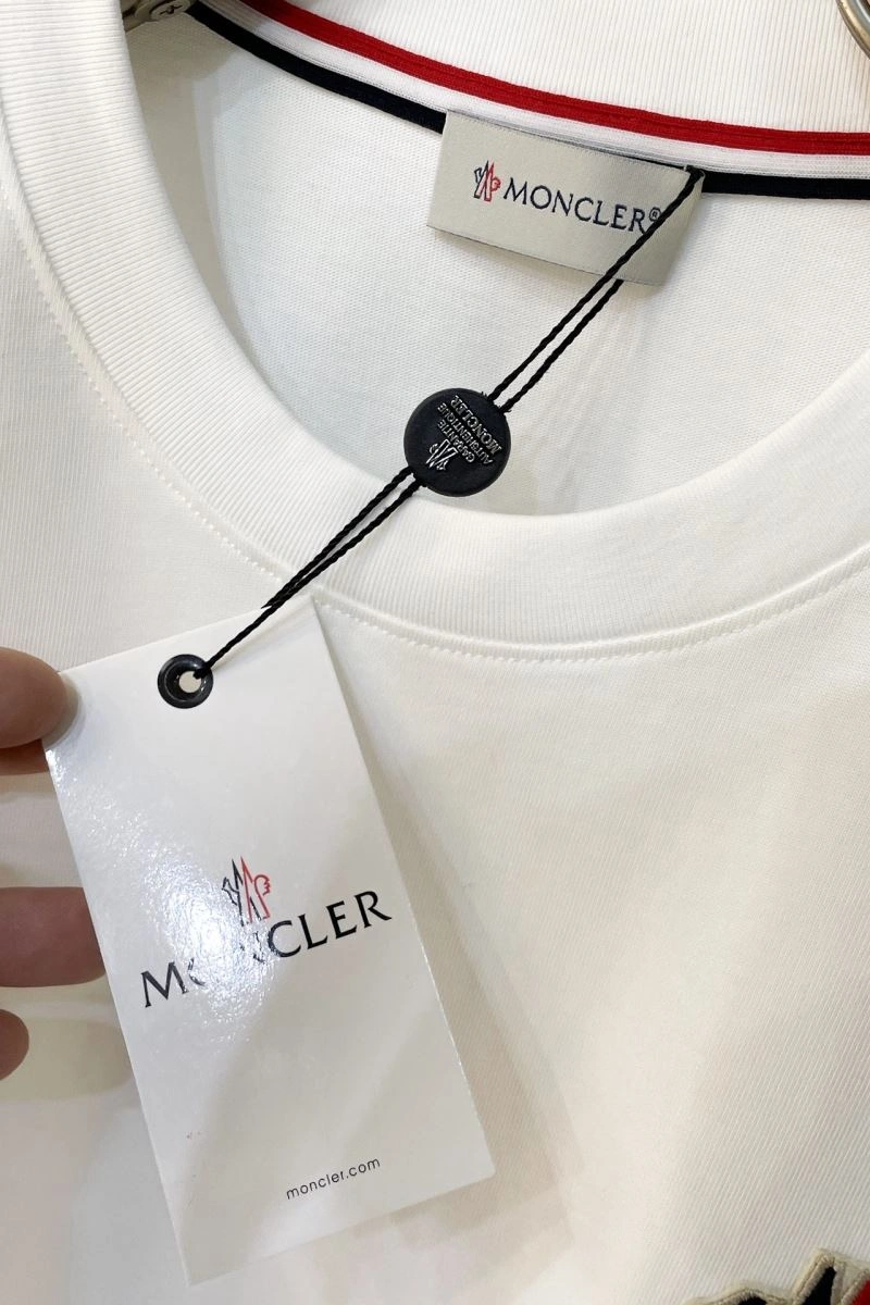 Bright Moncler T-Shirts 143149
