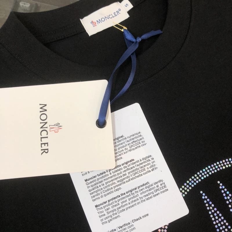 Moncler T-Shirts Sustainable 143147