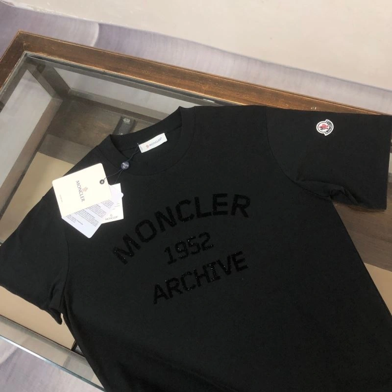 Moncler T-Shirts SunProtective 143143