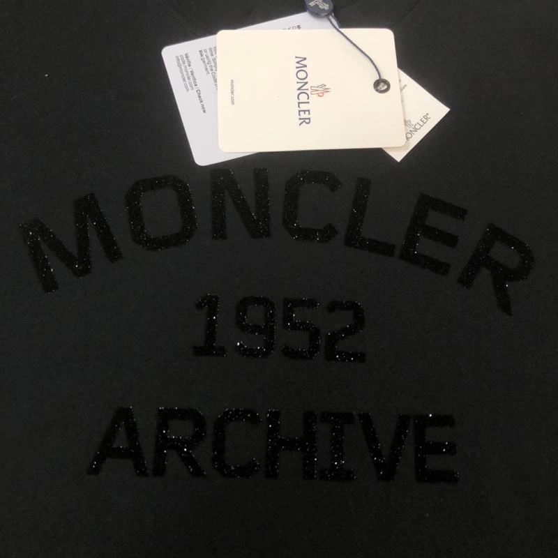 Moncler T-Shirts SunProtective 143143