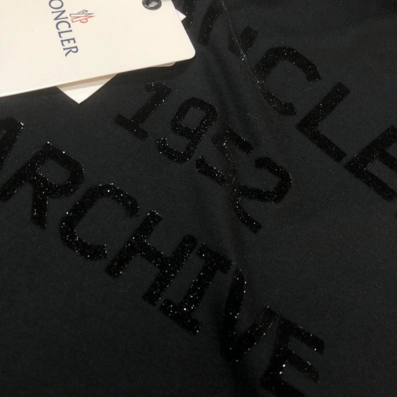 Moncler T-Shirts SunProtective 143143