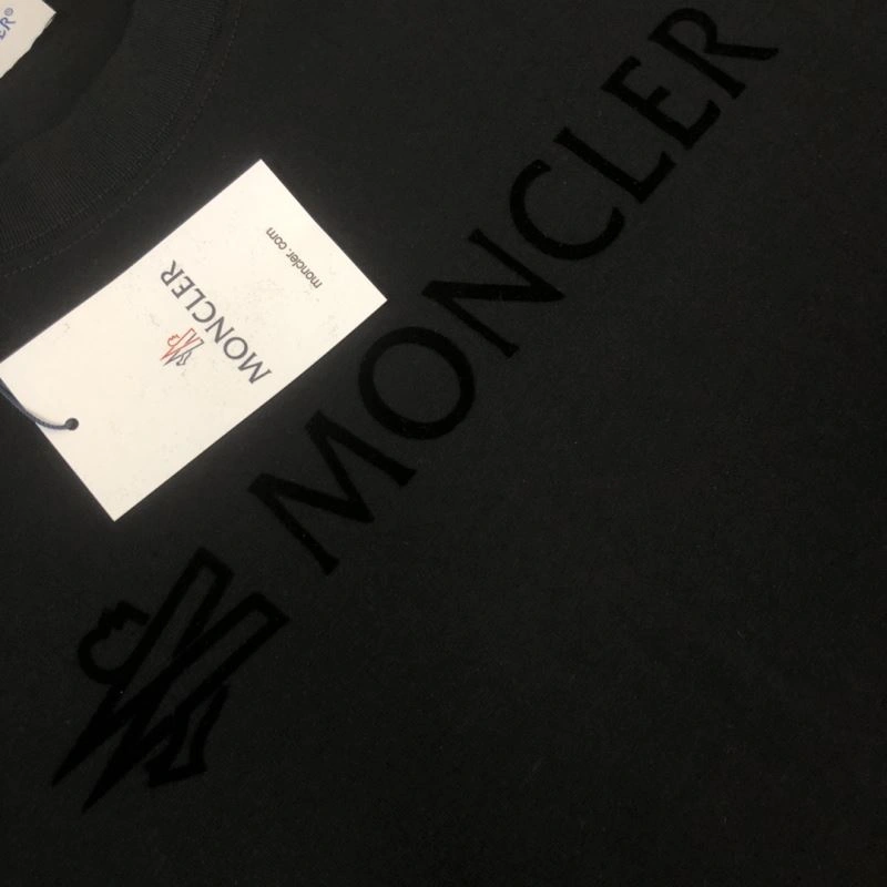 Moncler T-Shirts StreetReady 143134