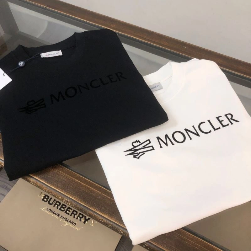 Moncler T-Shirts Tailored 143137