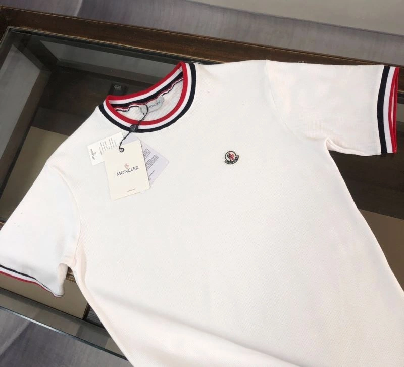 Moncler T-Shirts EyeCatching 143142