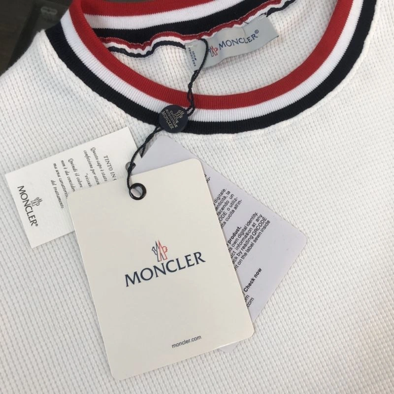 Moncler T-Shirts EyeCatching 143142