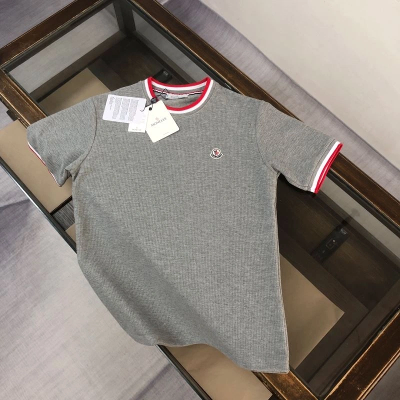 Moncler T-Shirts Soft 143132