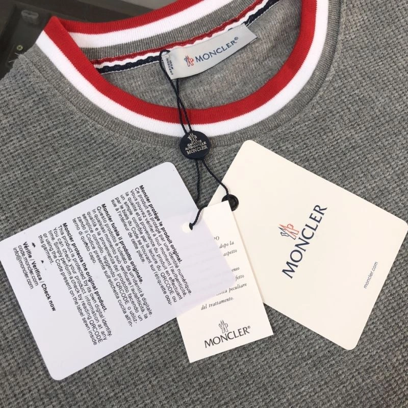 Moncler T-Shirts Soft 143132