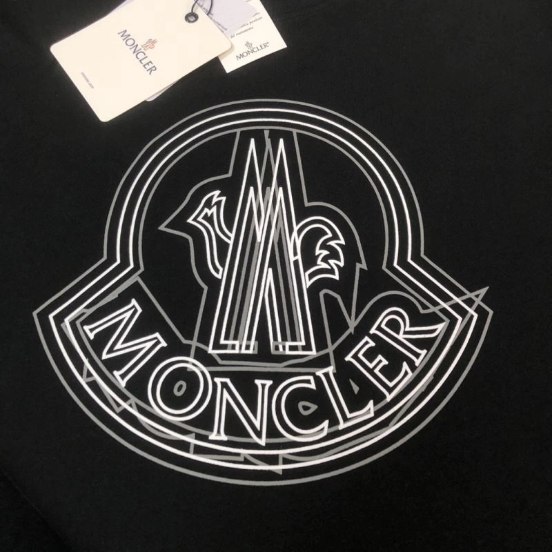 Moncler T-Shirts Comfortable 143128