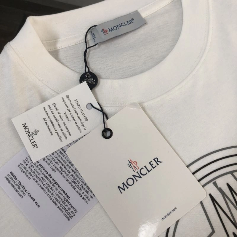 Moncler T-Shirts Neat 143131