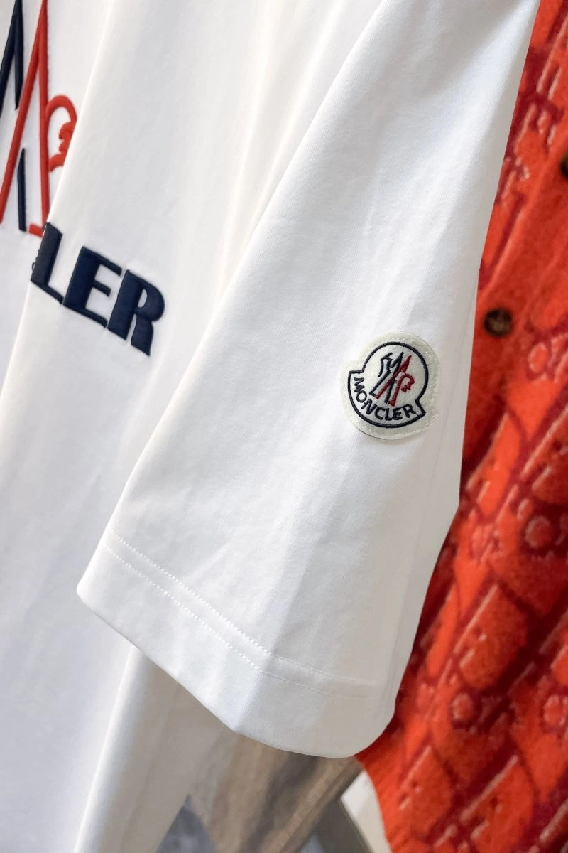 Casual Moncler T-Shirts 143125