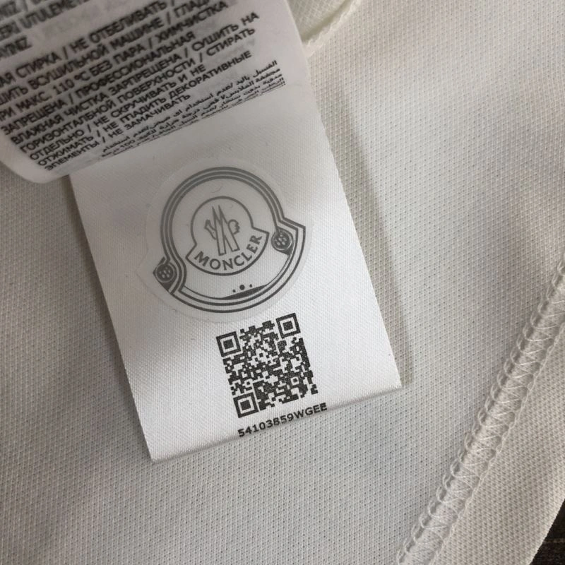 AllSeason Moncler T-Shirts 143124