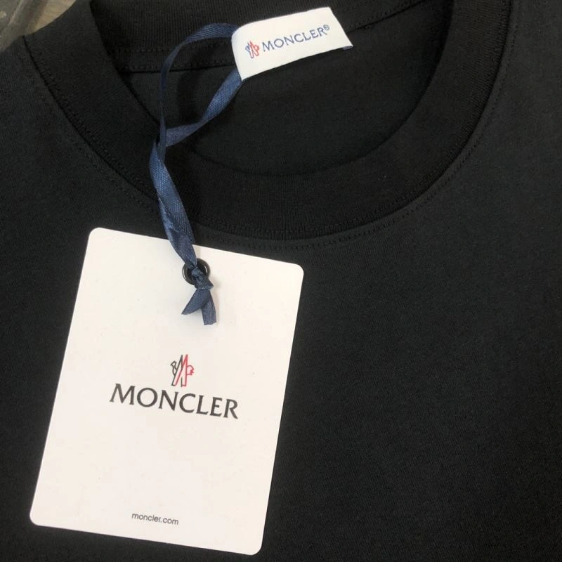 Sustainable Moncler T-Shirts 143120