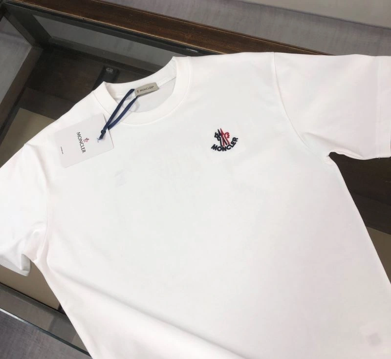 Bold Moncler T-Shirts 143115