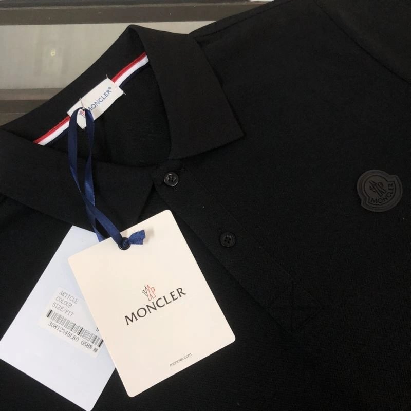 Moncler T-Shirts Sporty 143114