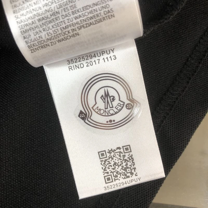 Moncler T-Shirts Sporty 143114
